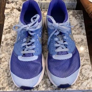 Girls Nike tennis shoes